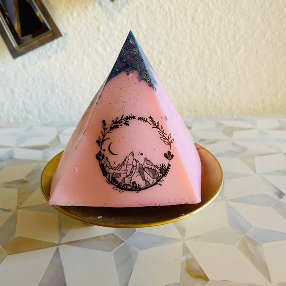 NWT Mountain Fig Patchouli Candle - Picture 3 of 4